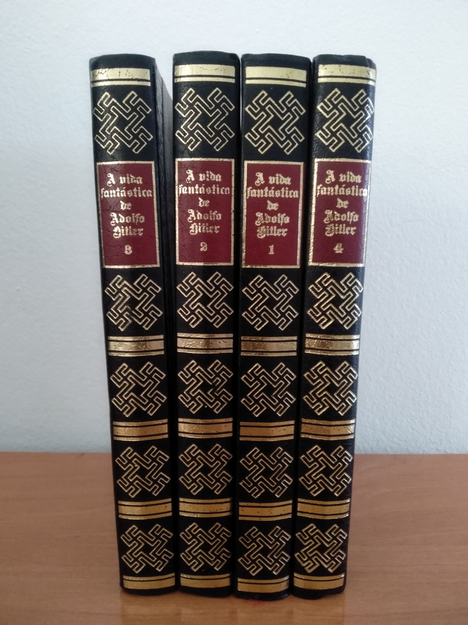 A vida Fantástica de Adolfo Hitler (Colecção de 4 Volumes)