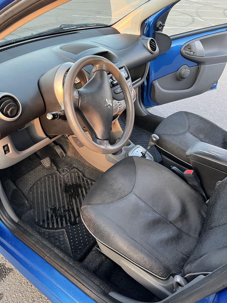 Peugeot 107 2011г робот