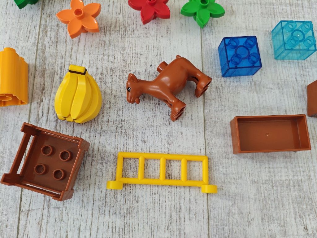 Lego Duplo figurka koza kwiaty koryto banany skrzynka zestaw