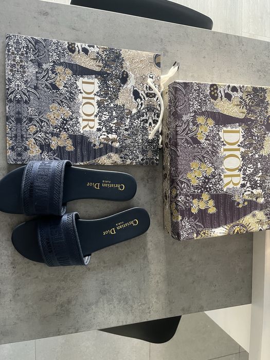 Buty Dior klapki.