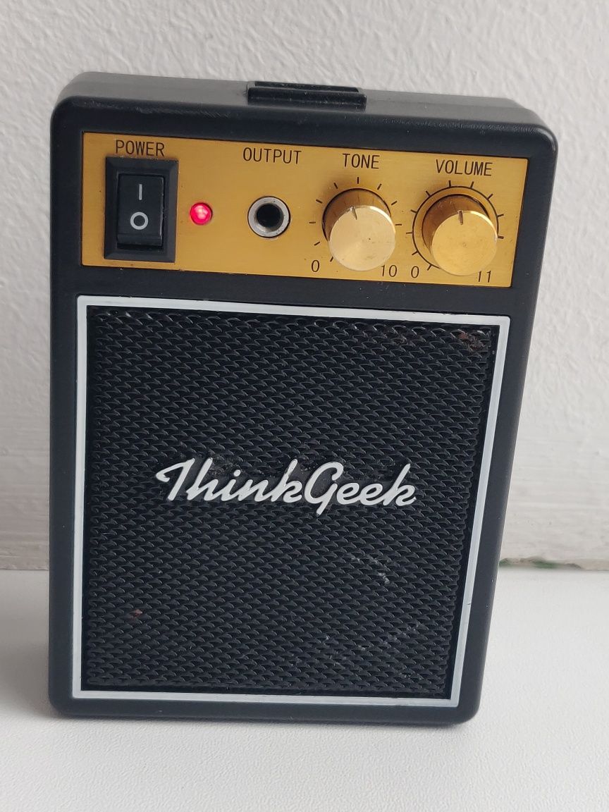 Карманный усилитель для электрогитары ThinkGeek