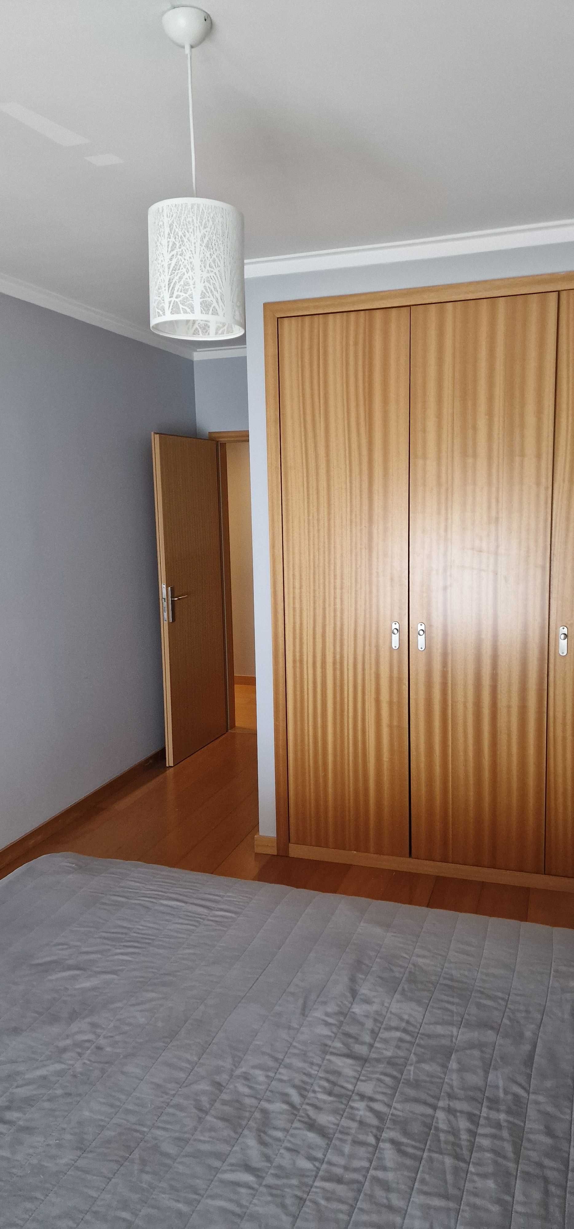 vende se apartamento T3 Guarda