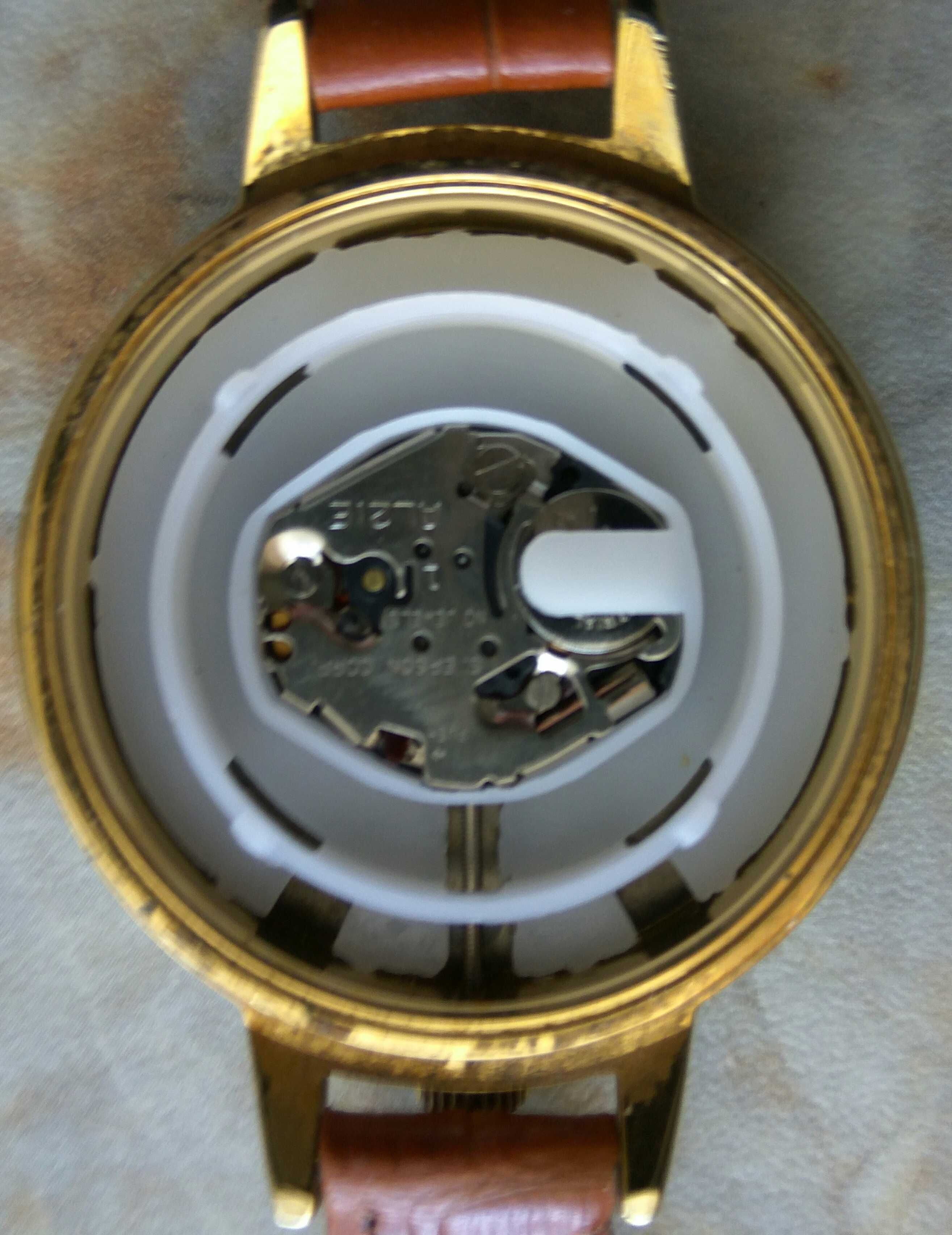 Наручные часы CeCi0194 женские кварцевые б.у.