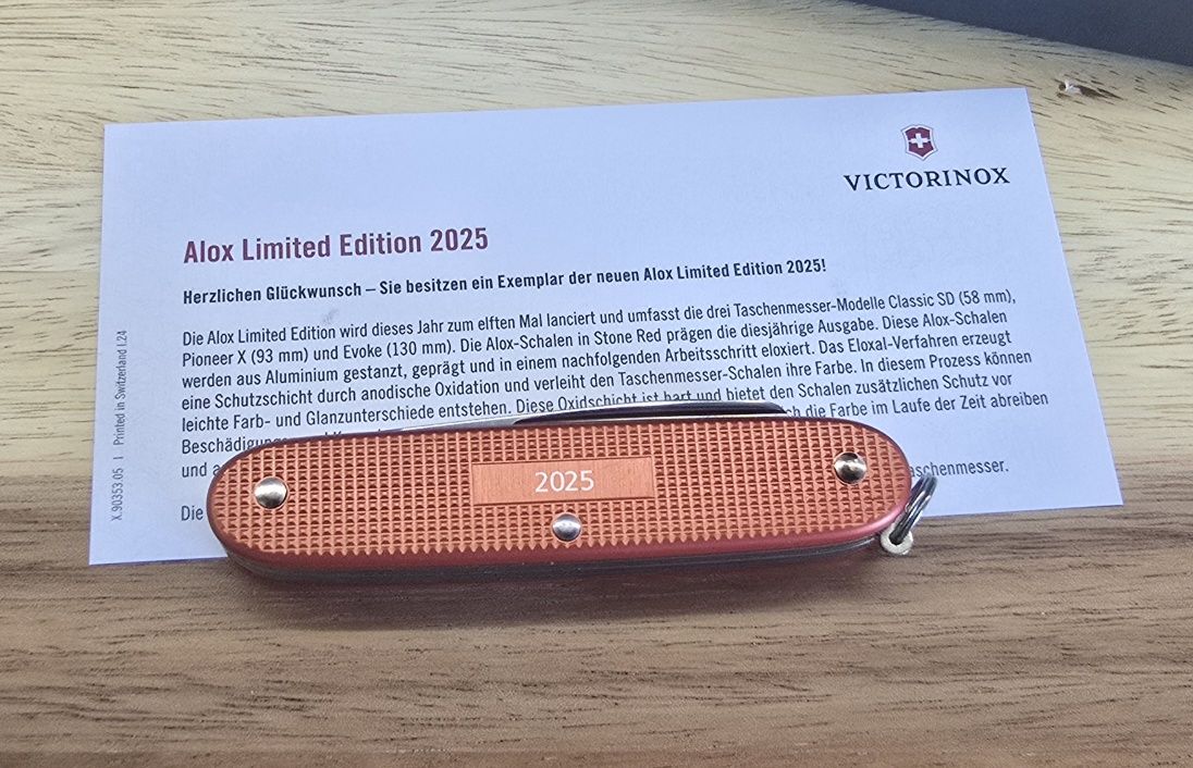 Szwajcarski scyzoryk Victorinox Pioneer X Alox Limited Edition 2025