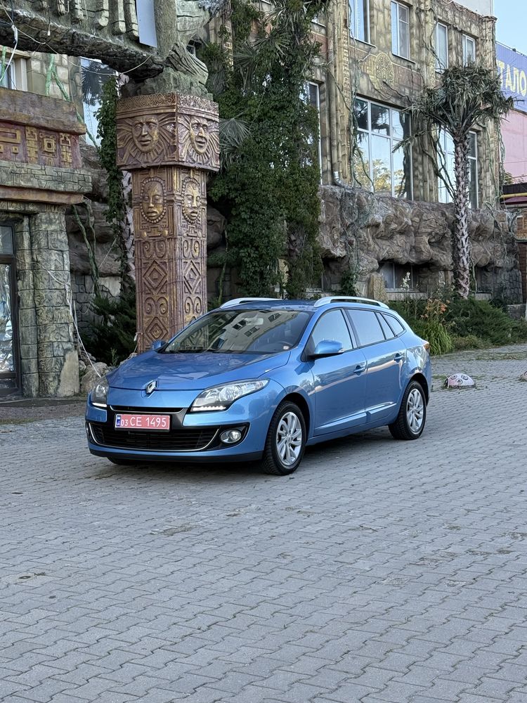 Продам Рено меган только пригнан