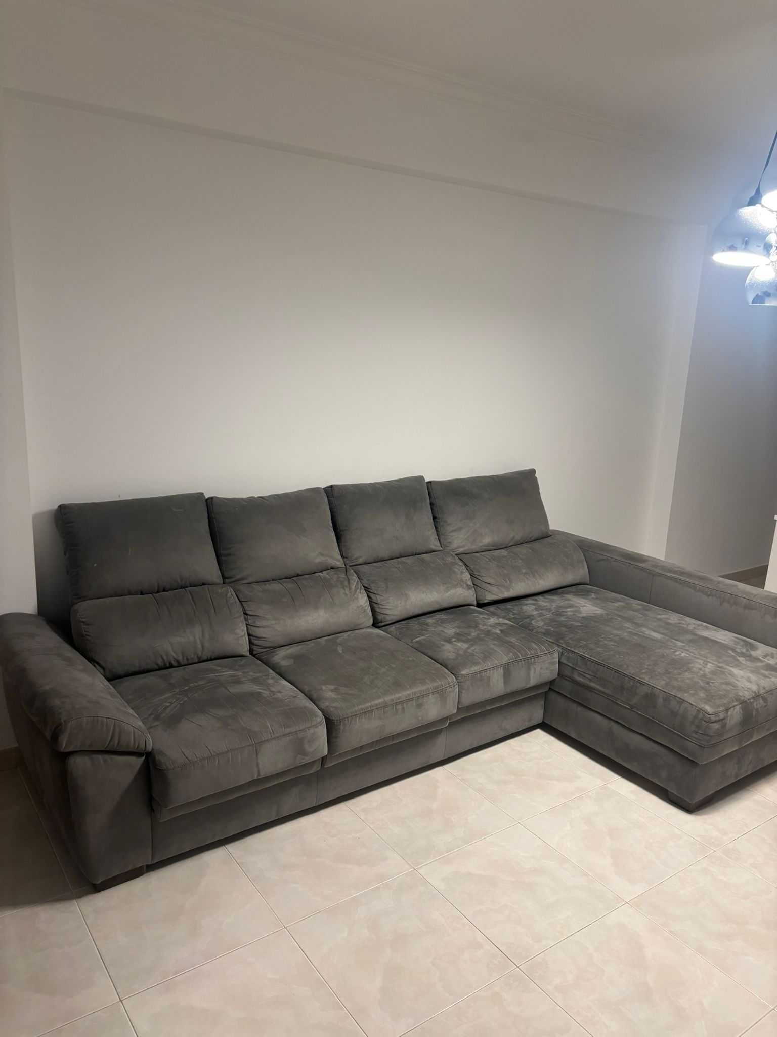 Sofá usado modelo ARGOS Conforama, Cinzento