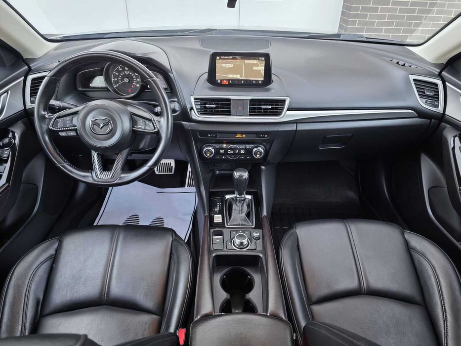 Mazda 3      2017