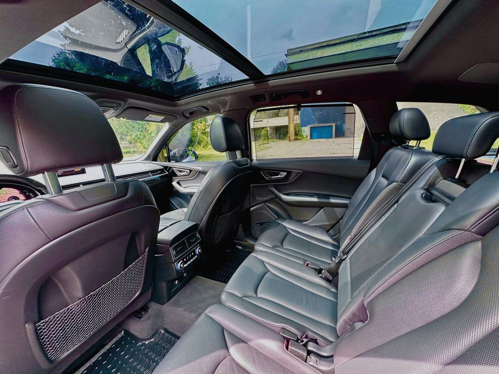 Продам топову Audi Q7 2019 в карбон пакеті