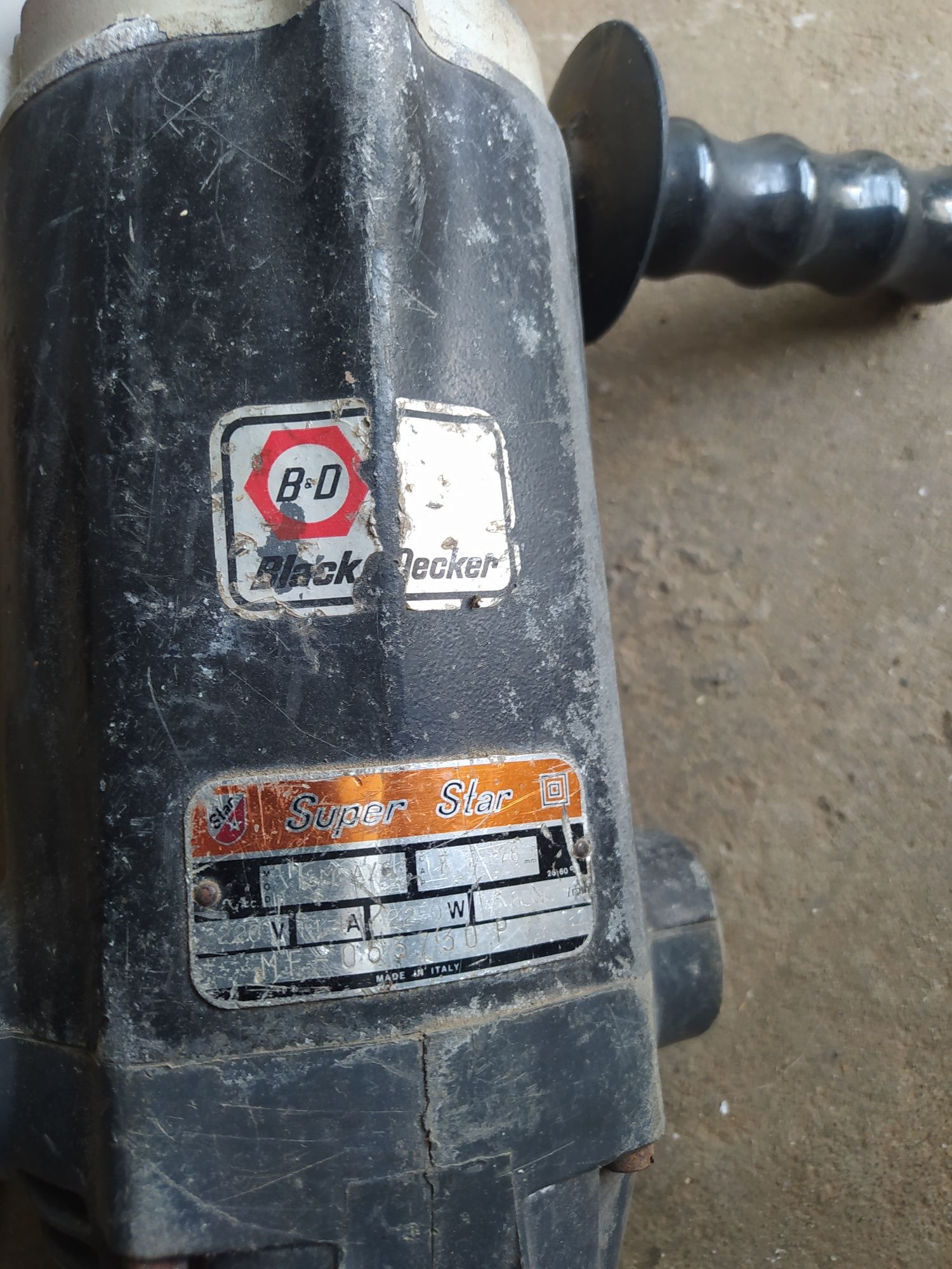 Rebarbadora black decker