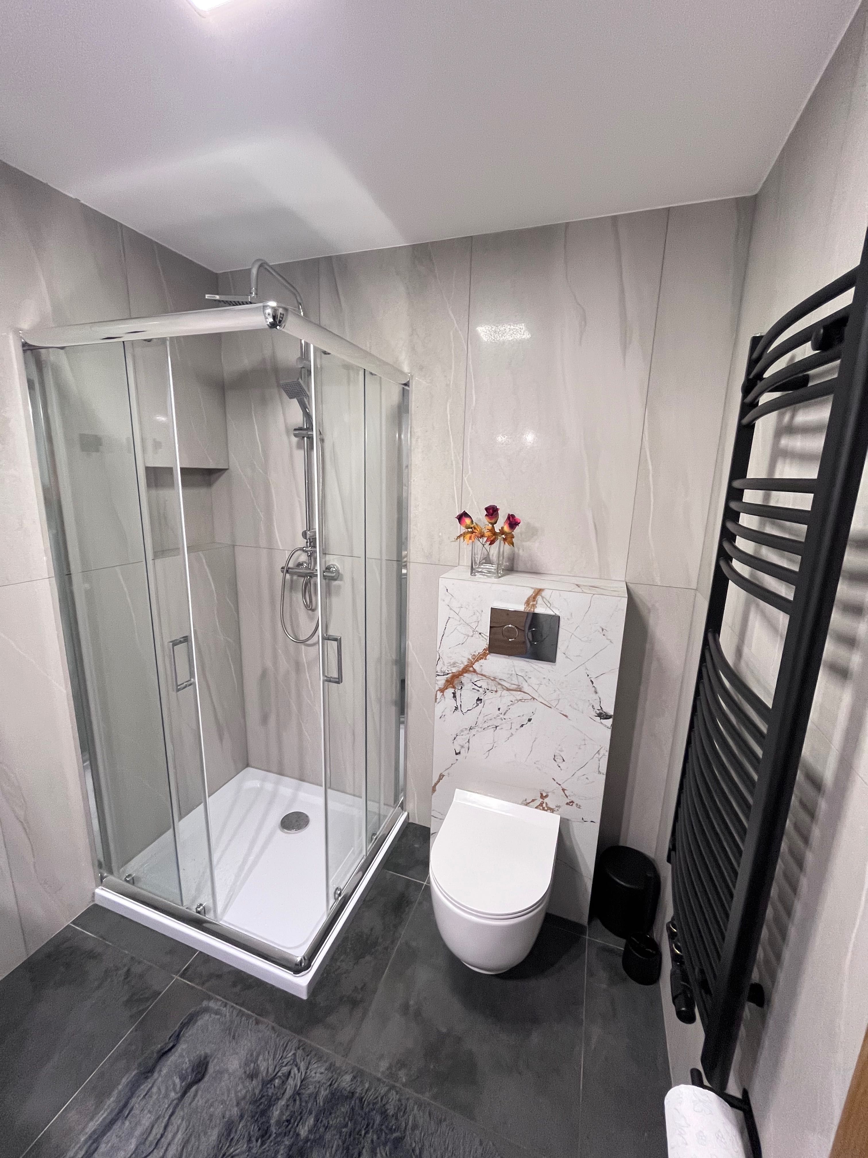 Apartament 4-osobowy z balkonem – idealny na spokojny wypoczynek