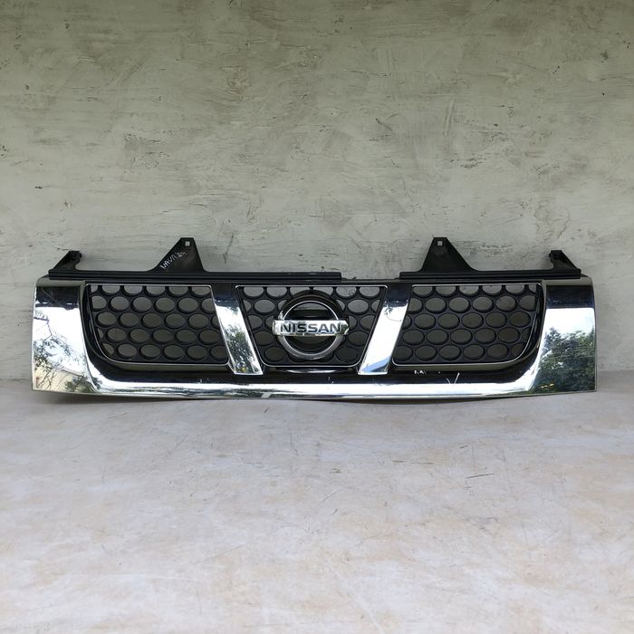 Решітка радіатора NISSAN NAVARA D22 62310vk000