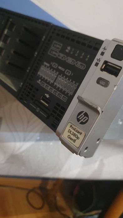 Serwer HP DL 380 p G8 | 3x 300GB SAS + SSD 256GB | 2x XEON E5-2637 V2