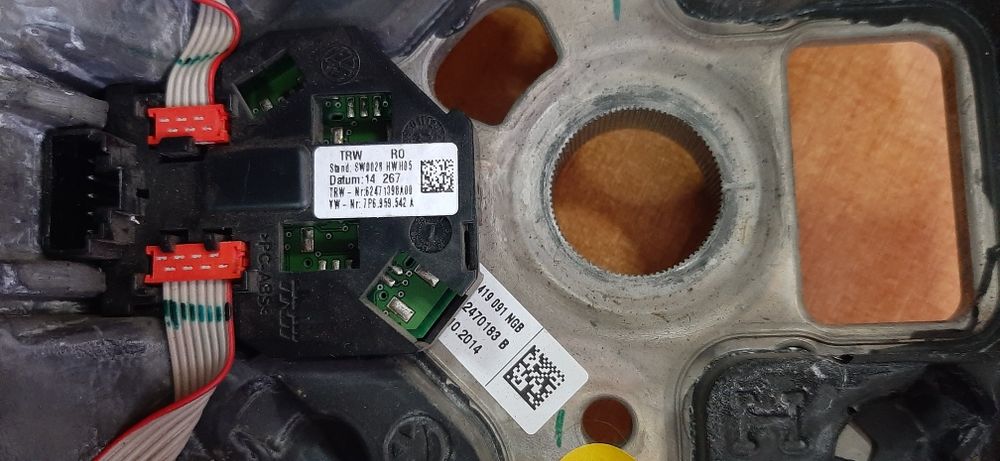 Руль шкіпяний до Volkswagen Touareg NF 2010-2018