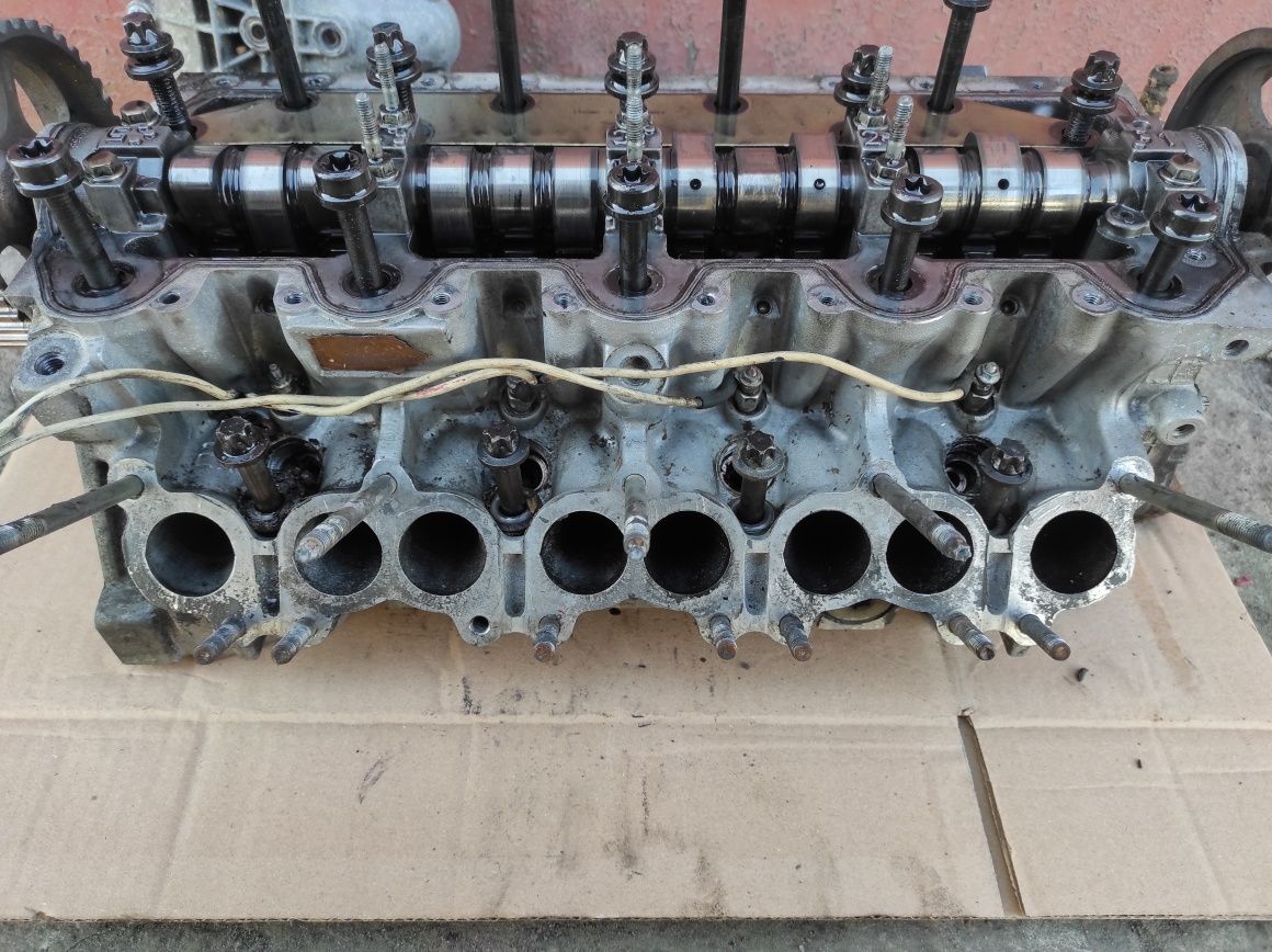 Головка блоку двигателя Рено лагуна 2.2 12V Renault