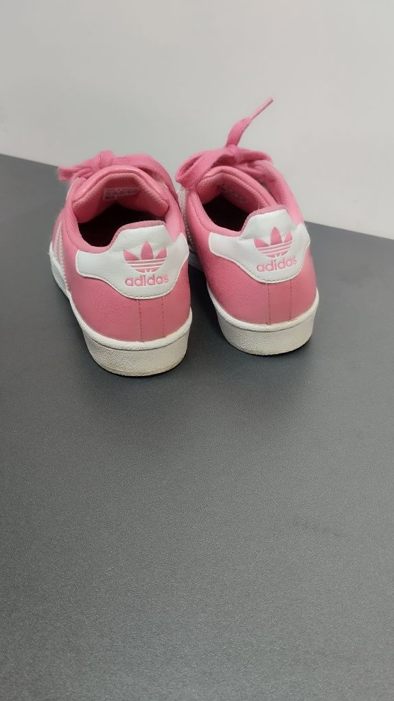 Кроссовки Adidas