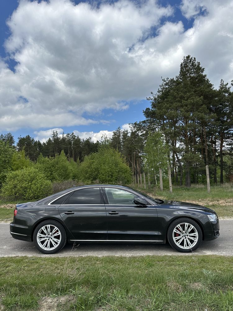 AUDI A8S guattro