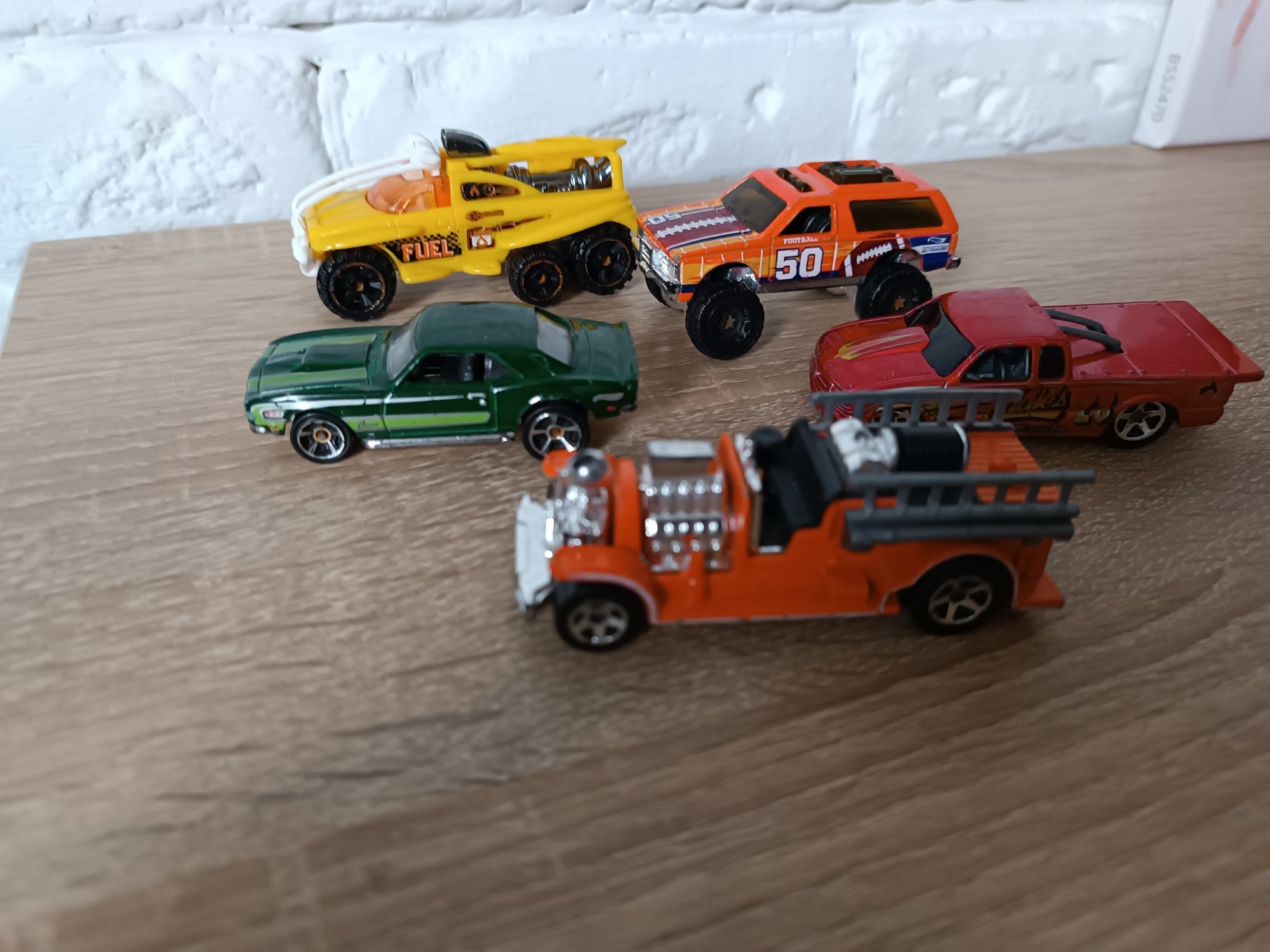 Модели hot wheels Mattel