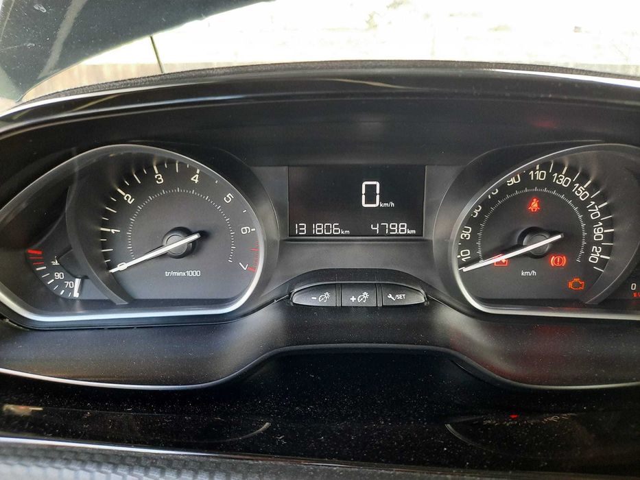 Peugeot 2008  1.2 Pure Tech  com 75KW (100CV) Muito Lindo