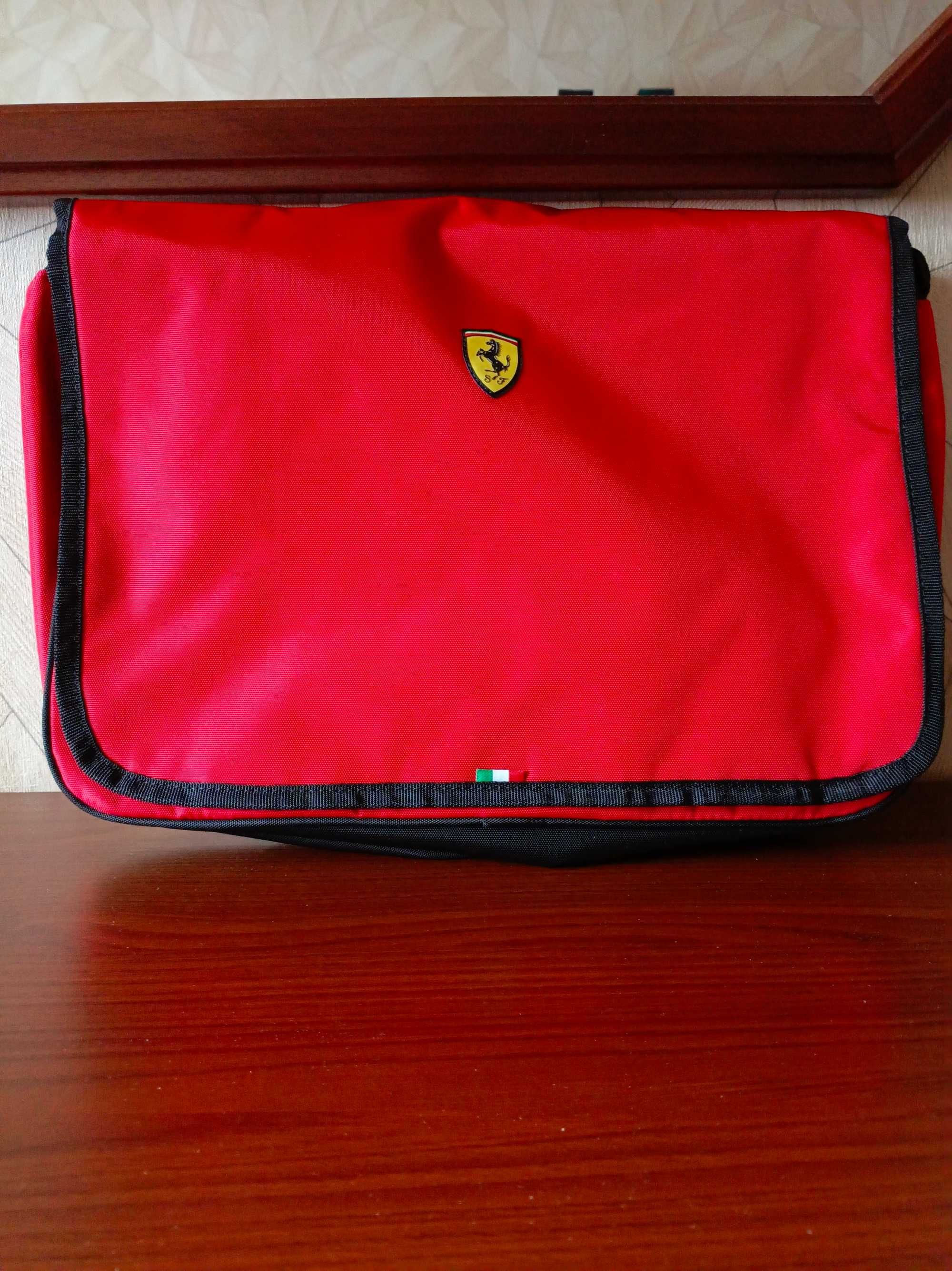 Torba na laptop firmy Ferrari