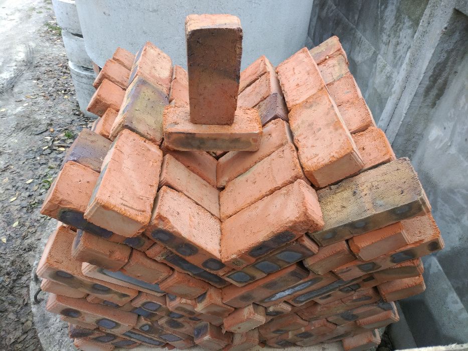 Кирпич красный строительный рядный М-100