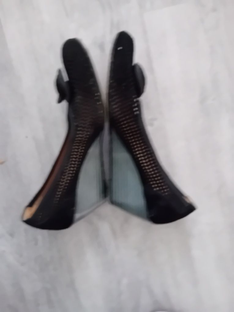 Buty damskie z siateczką Embis