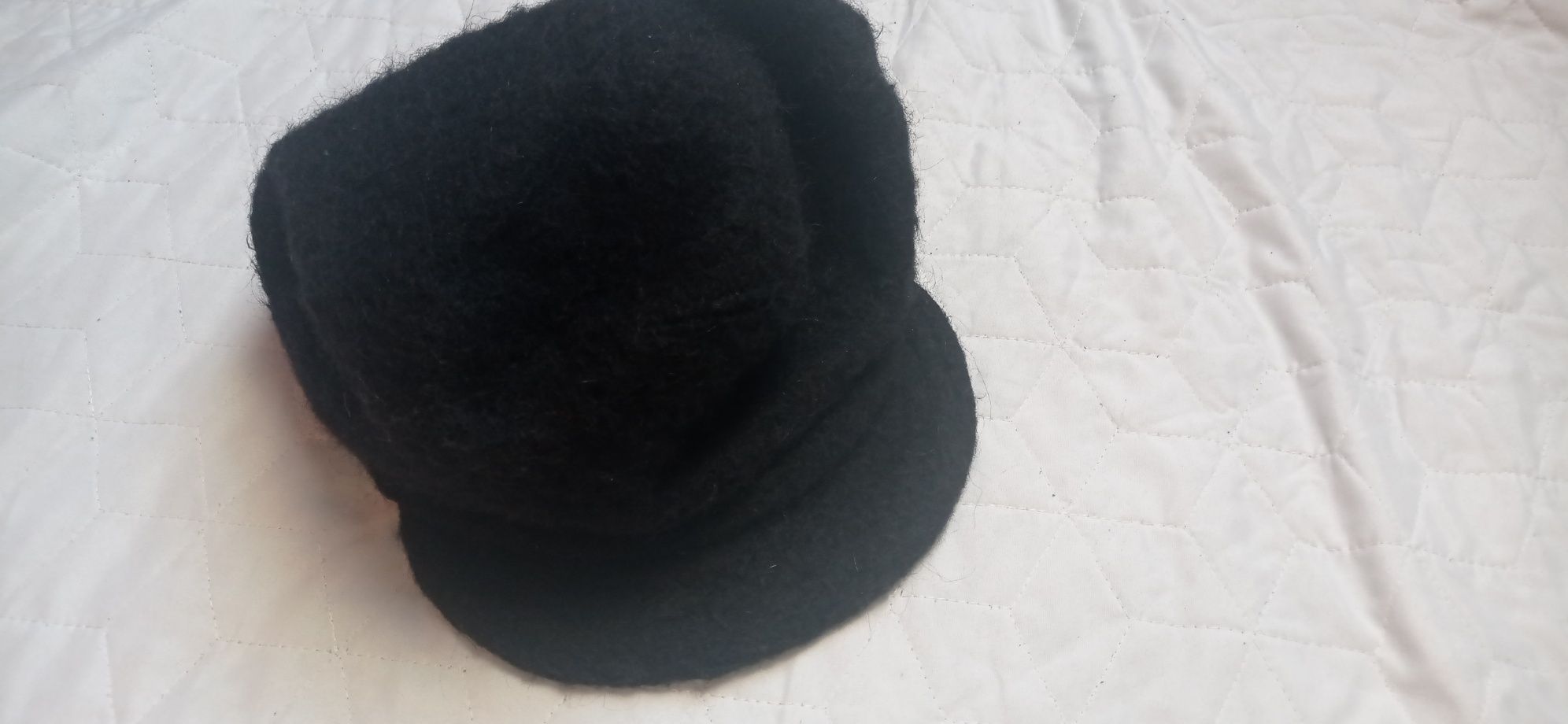 Czarny beret czapka retro vintage