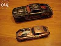2 Carros antigos em chapa ford mustang e jaguar e