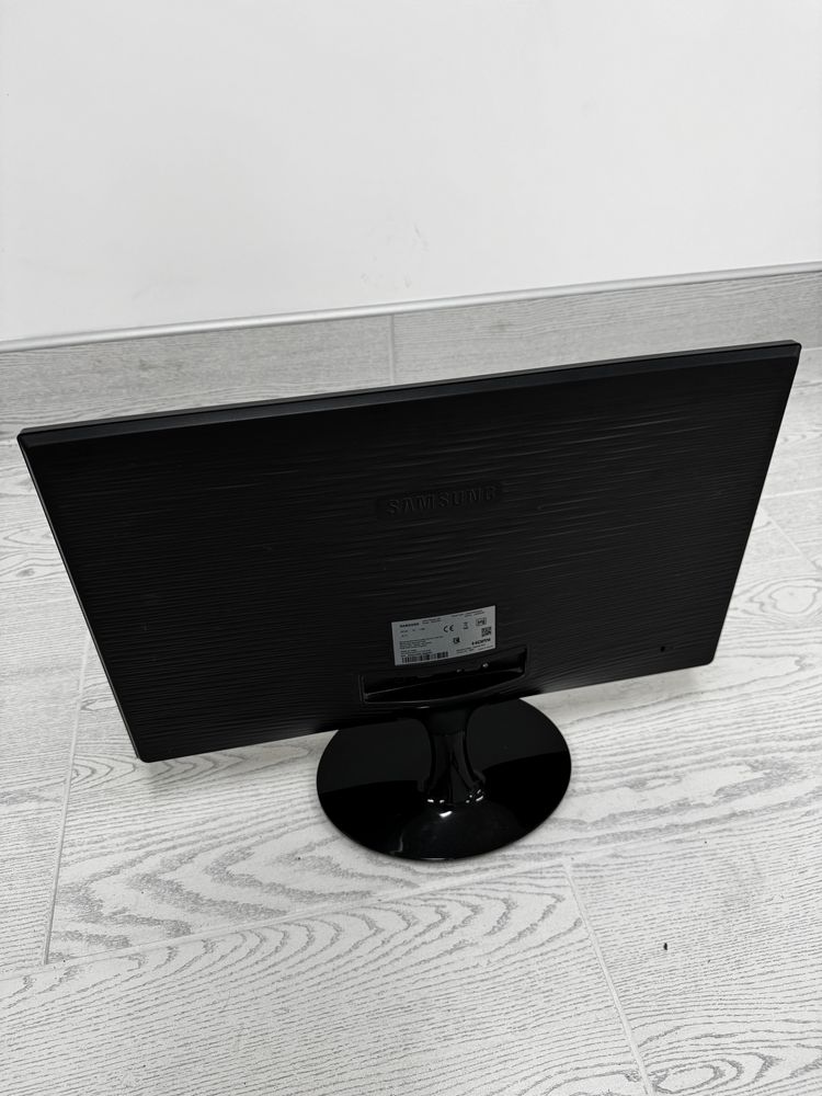 Monitor samsung s24d330