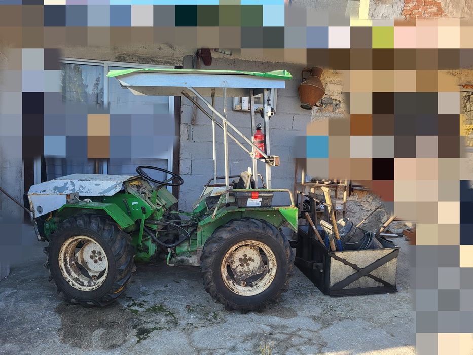 Vendo trator 30 CV 4x4 sem documentos