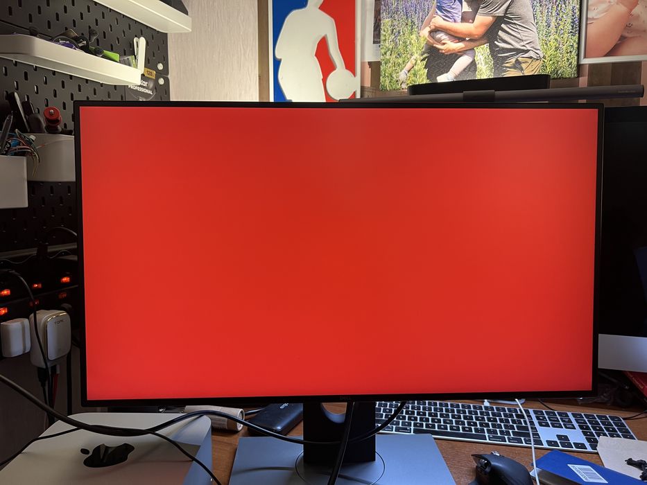 Продам монитор 4K DellU2718Q