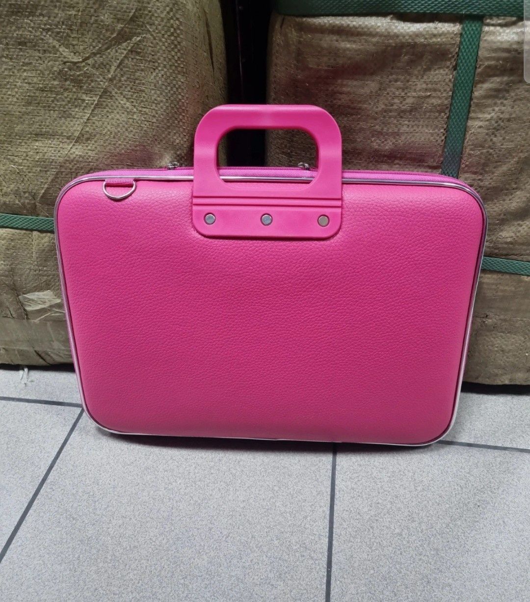 Różowa teczka na laptop 15,6 cali wymiary 40×29 cm