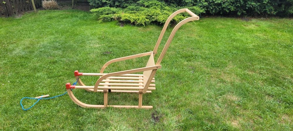 Sanki drewniane z oparciem