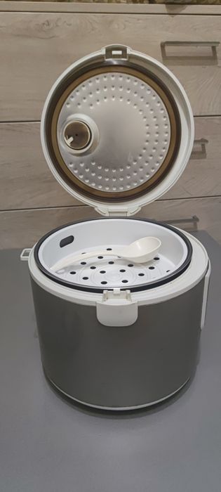 Мультиварка REDMOND 800w