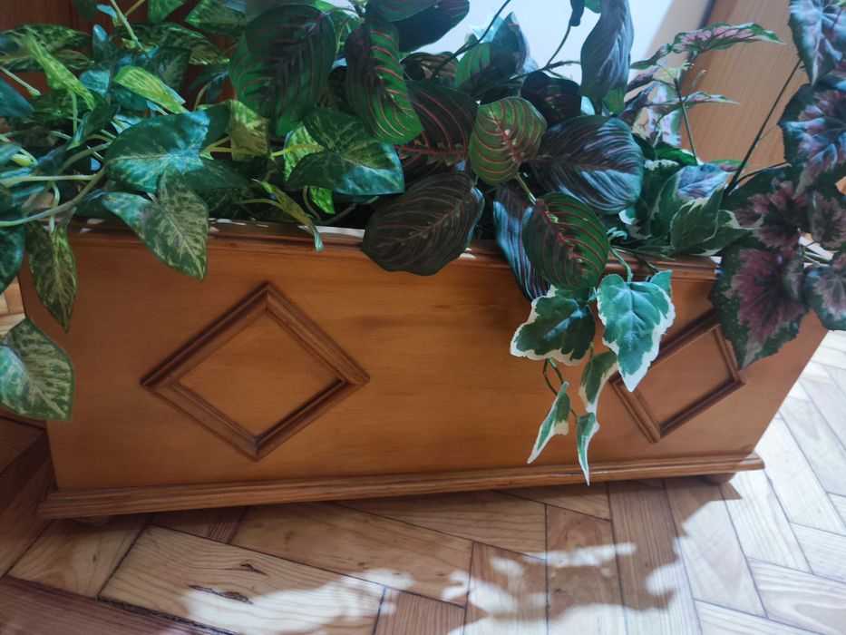 Vaso/floreira em madeira