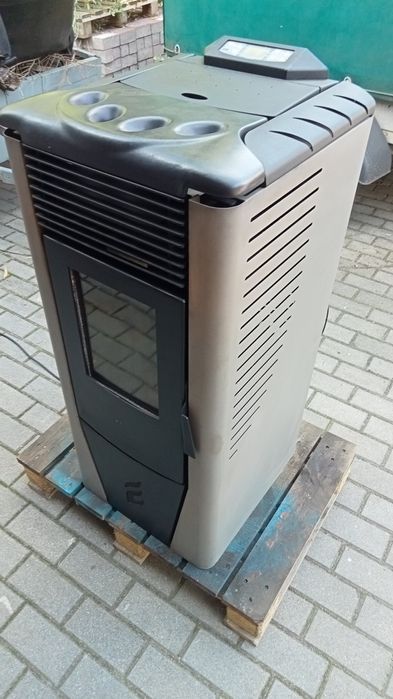 Kominek na pellet