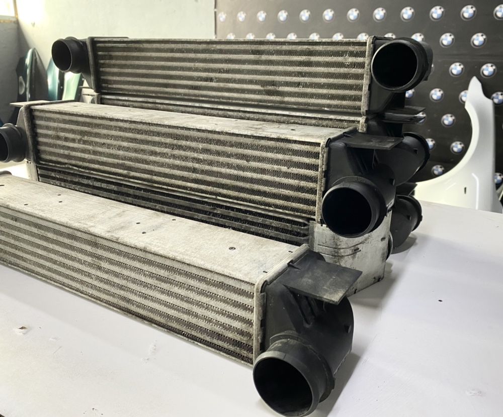 Интеркулер BMW E39 M47 M57 2.0 d 3.0 d 2.5 д Інтеркулер БМВ Е39 М57