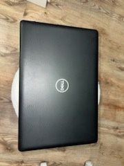 Laptop Dell w b.dobrym stanie mało używany