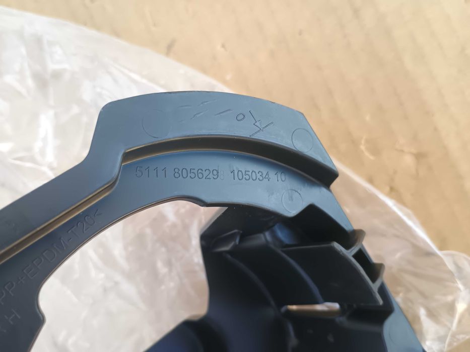 Ramka mocowanie halogenu PRAWA BMW X3 F25 NOWA ORYGINAŁ OE