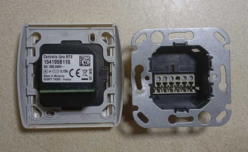 Zestaw SOMFY – silnik roletowy, 2 piloty i sterownik SOMFY