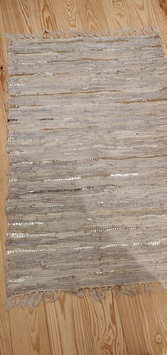 2 Tapetes tons de cinza  Gato Preto