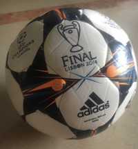 Adidas - Mini Bola da Final da Champions 2014 Lisbon (Original)