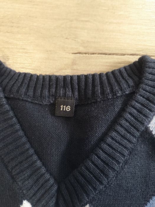 Chłopięca kamizelka,pulowerek,rozmiar 116, firmy c&a ,kolor granatowy