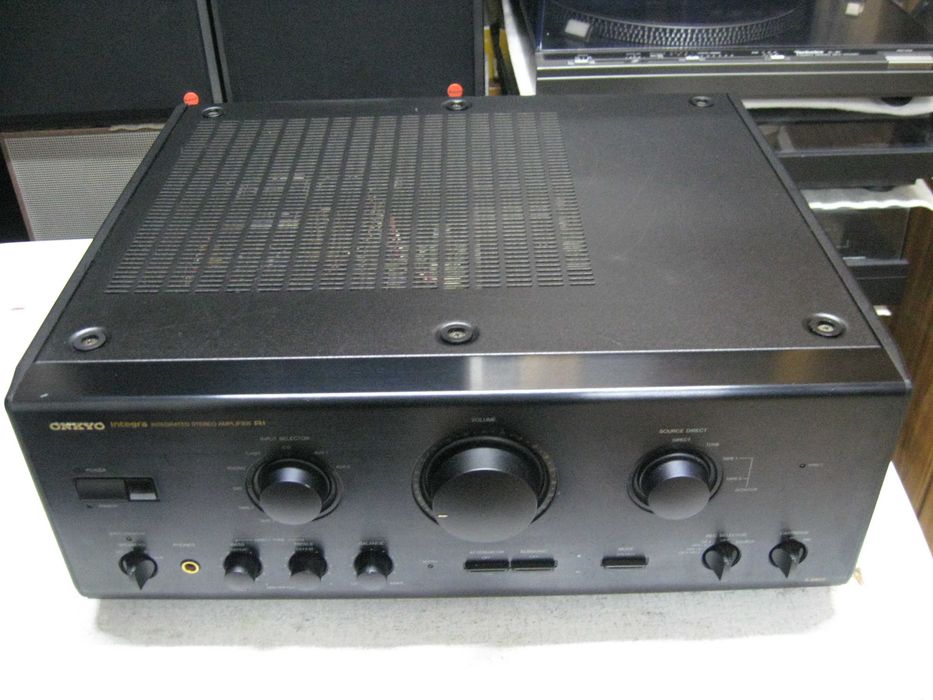 Wzmacniacz ONKYO integra A-8850.