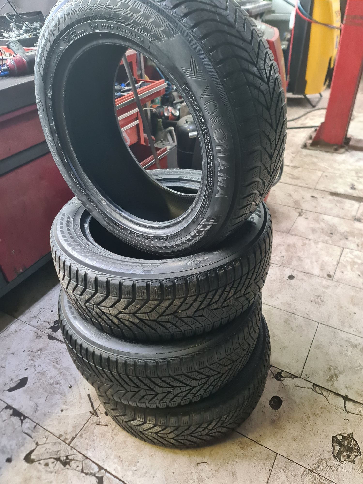 Opony Zimowe Yokochama 225/55 R17 2016r