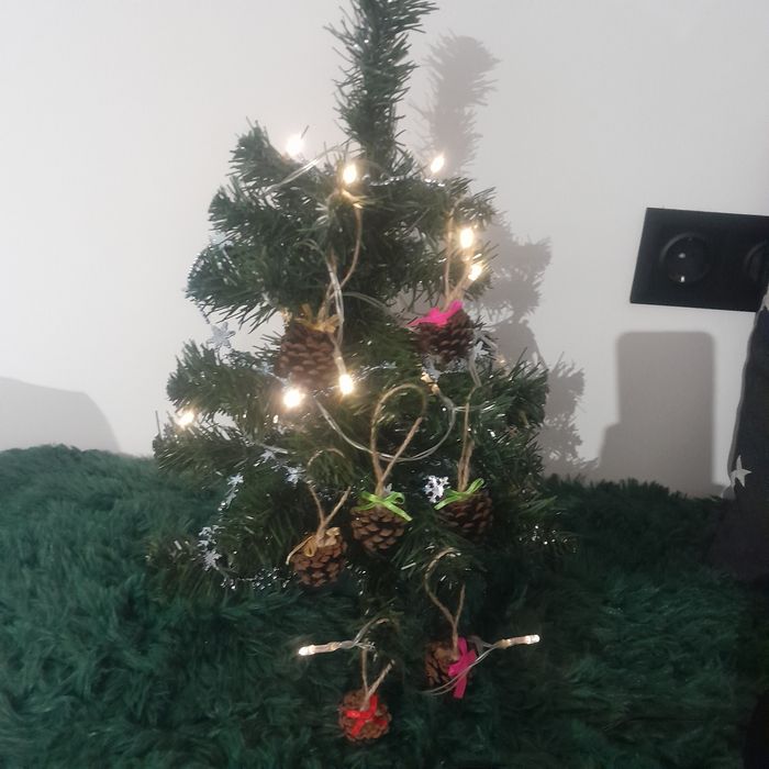 Choinka 45cm z szyszkami