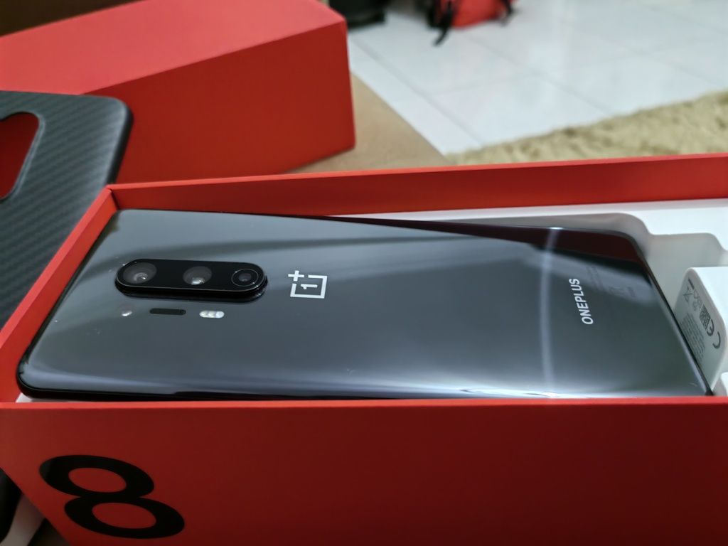 One plus 8 pro cinza