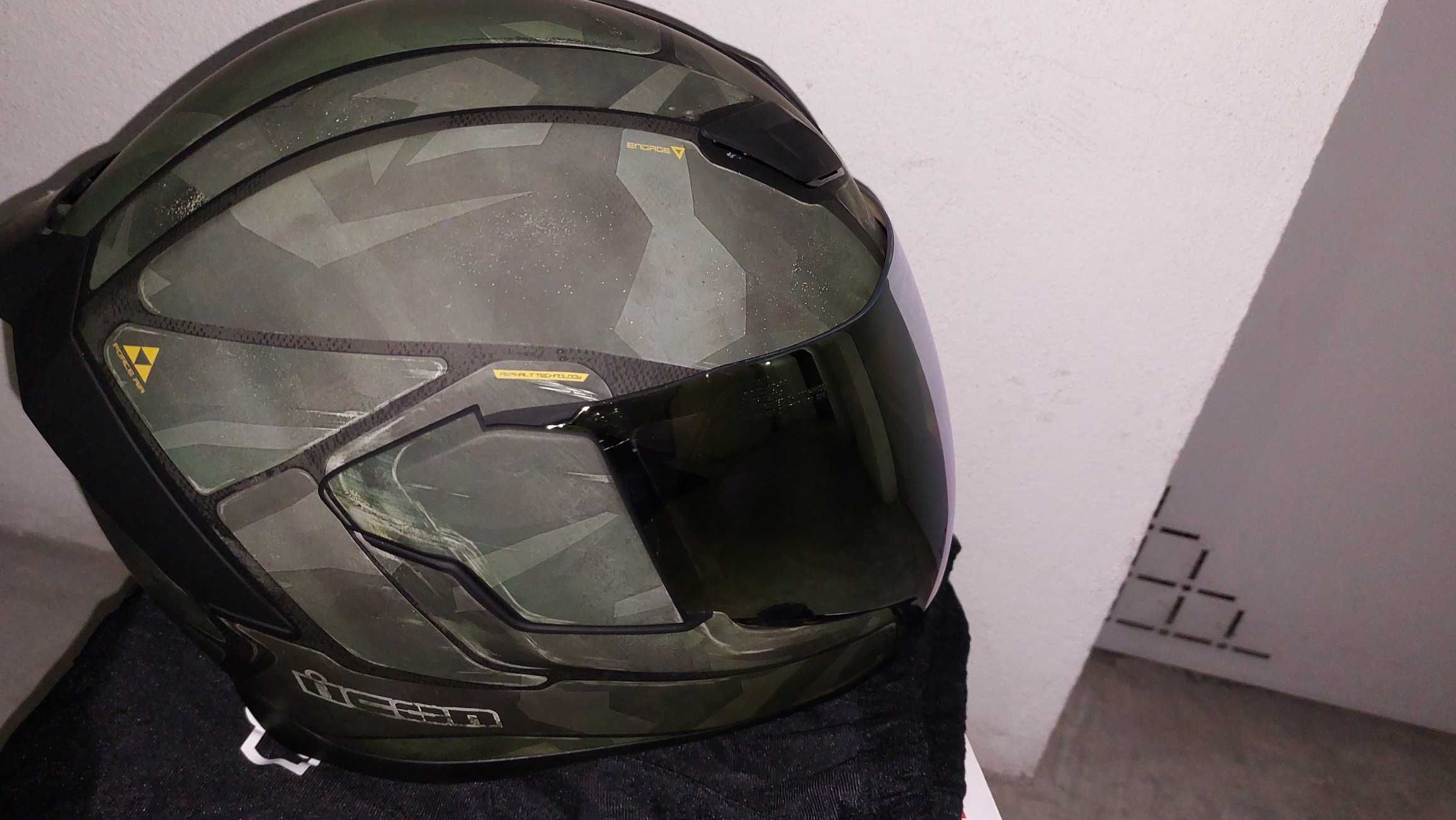 Capacete integral Icon Airflite Battlescar 2 impecável!!