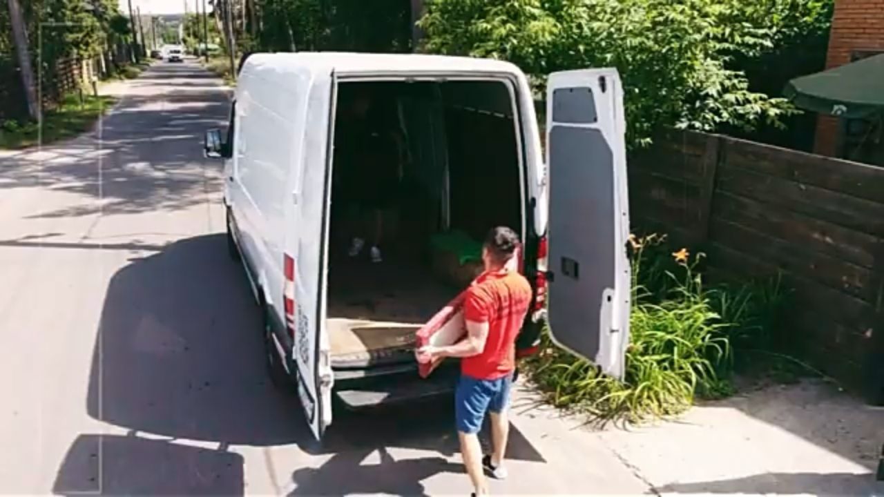 Грузчики, вантажники. Вантажні перевезення