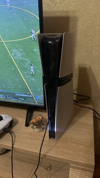 Продам пс5 про 2т