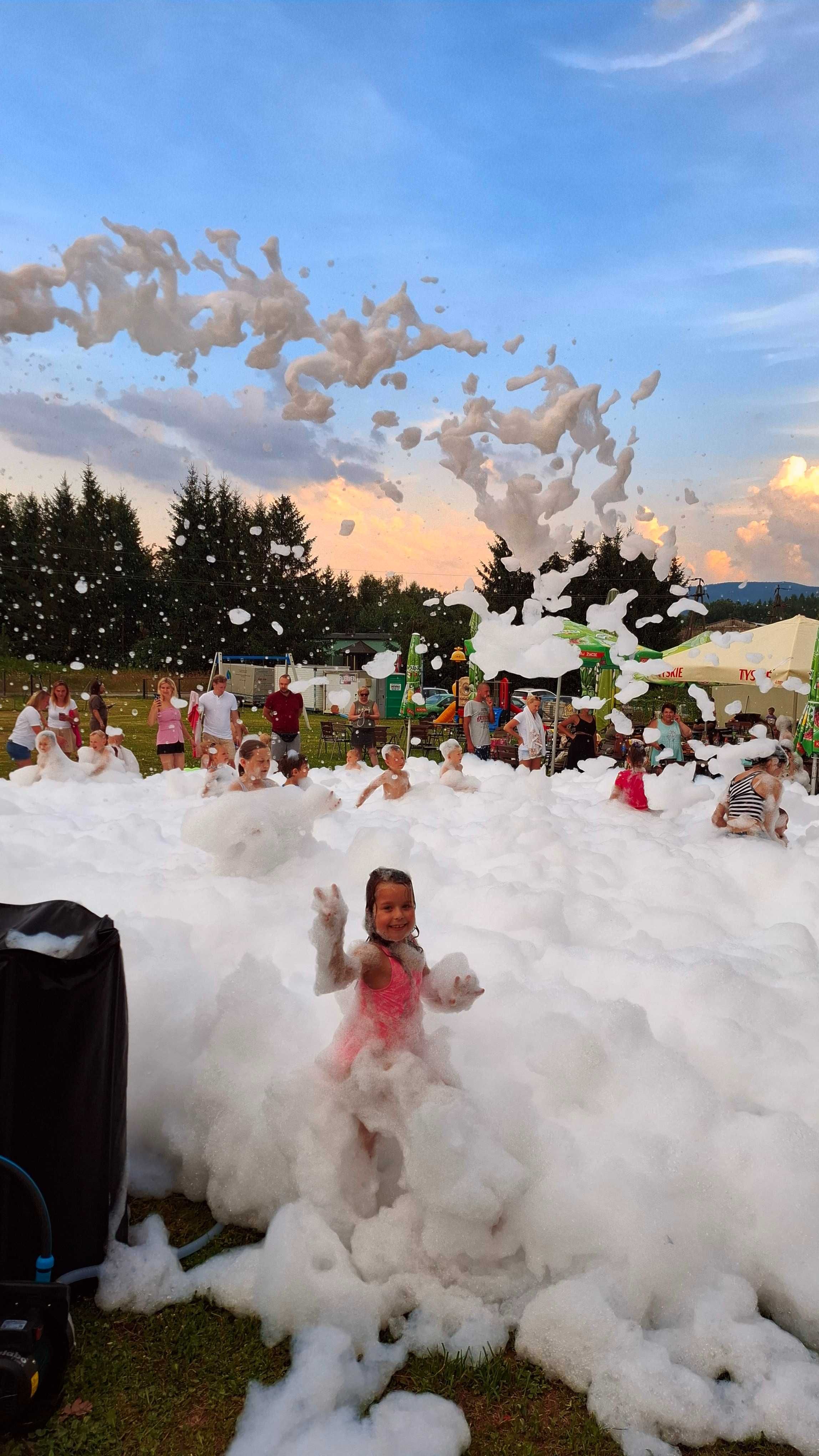Dmuchańce dmuchaniec zjeżdżalnia animacje event pianaparty holi namiot
